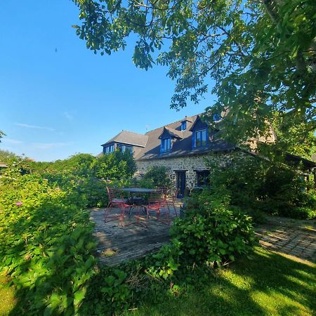 Grande maison en pierre, calme, jardin arboré. Roz-Landrieux Esterno foto
