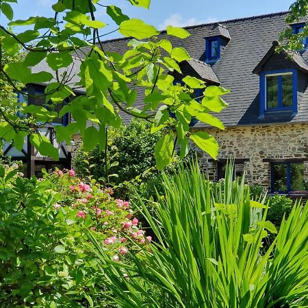 Grande maison en pierre, calme, jardin arboré. Roz-Landrieux Esterno foto
