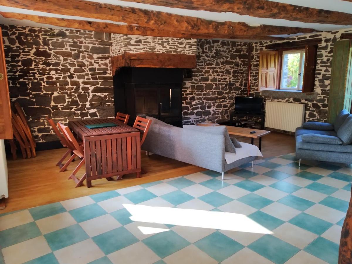 Grande maison en pierre, calme, jardin arboré. Roz-Landrieux Esterno foto