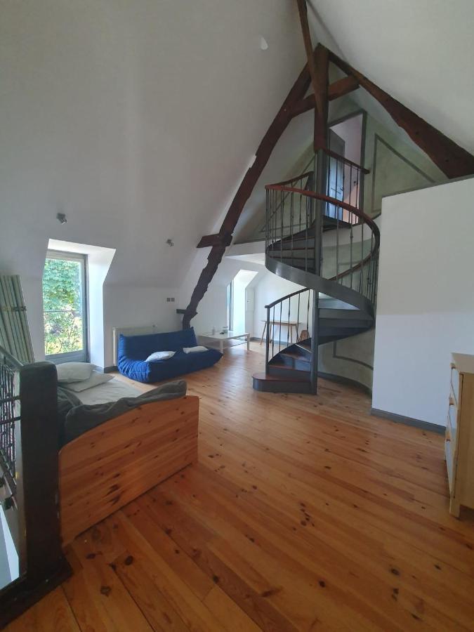 Grande maison en pierre, calme, jardin arboré. Roz-Landrieux Esterno foto
