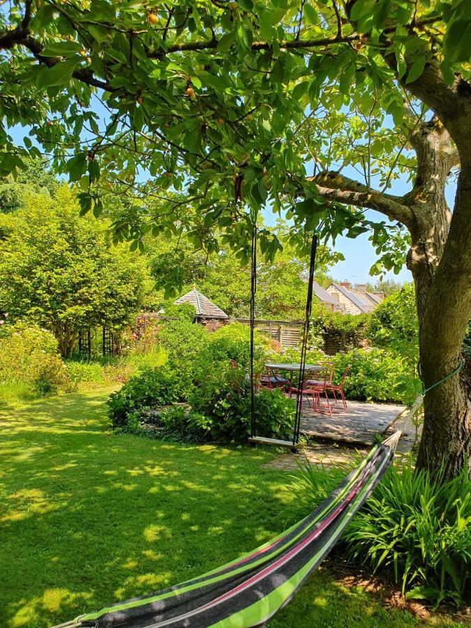Grande maison en pierre, calme, jardin arboré. Roz-Landrieux Esterno foto